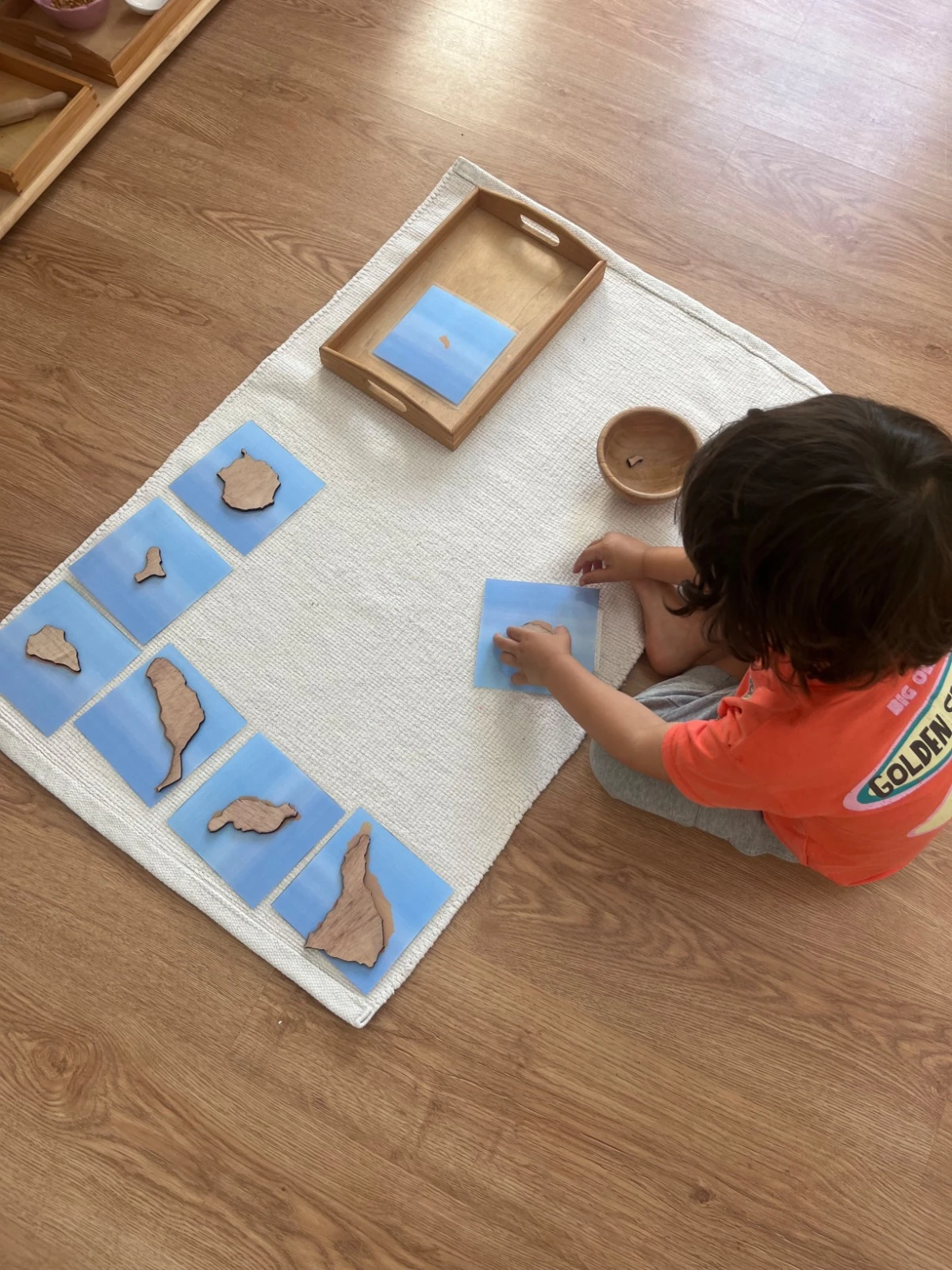 Ambiente Montessori preparado para niñas y niños en Montessori Tafira